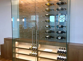 Wine bar_edited.jpg