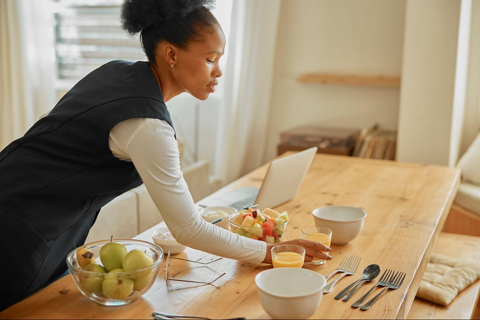 Energía Nutritiva Durante Todo el Día: Guía para Cuidadores sobre la Recuperación a Través de una Buena Planificación de las Comidas y Elecciones Alimentarias Inteligentes