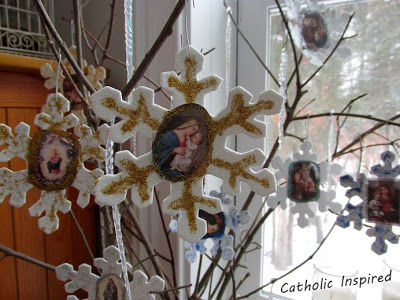 Catholic Snowflakes {Meditating on Jesus Quiet Life}