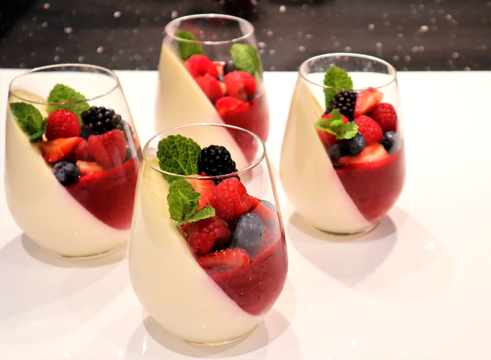 Panna cotta with fruit jelly