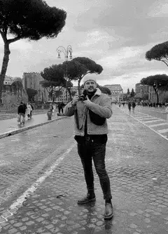 Fotograf Michael sachtikus Frano foti na ceste v Rime.
