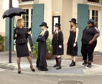 1381330126_american-horror-story-coven-zoom.webp