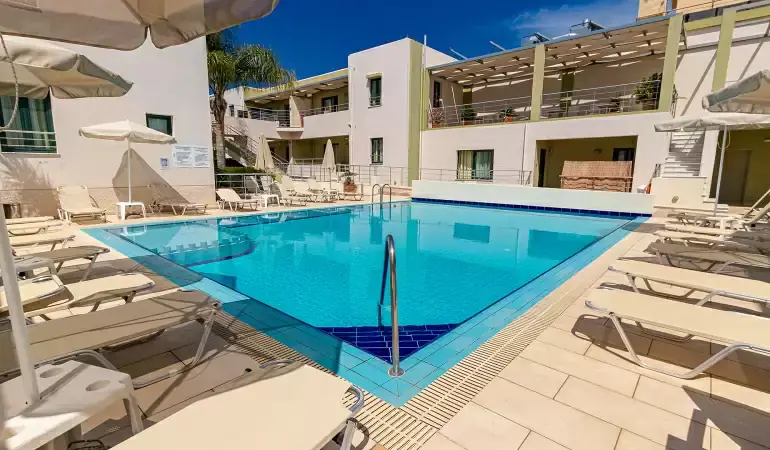 Fra Billund Til Kreta - Athina Beach