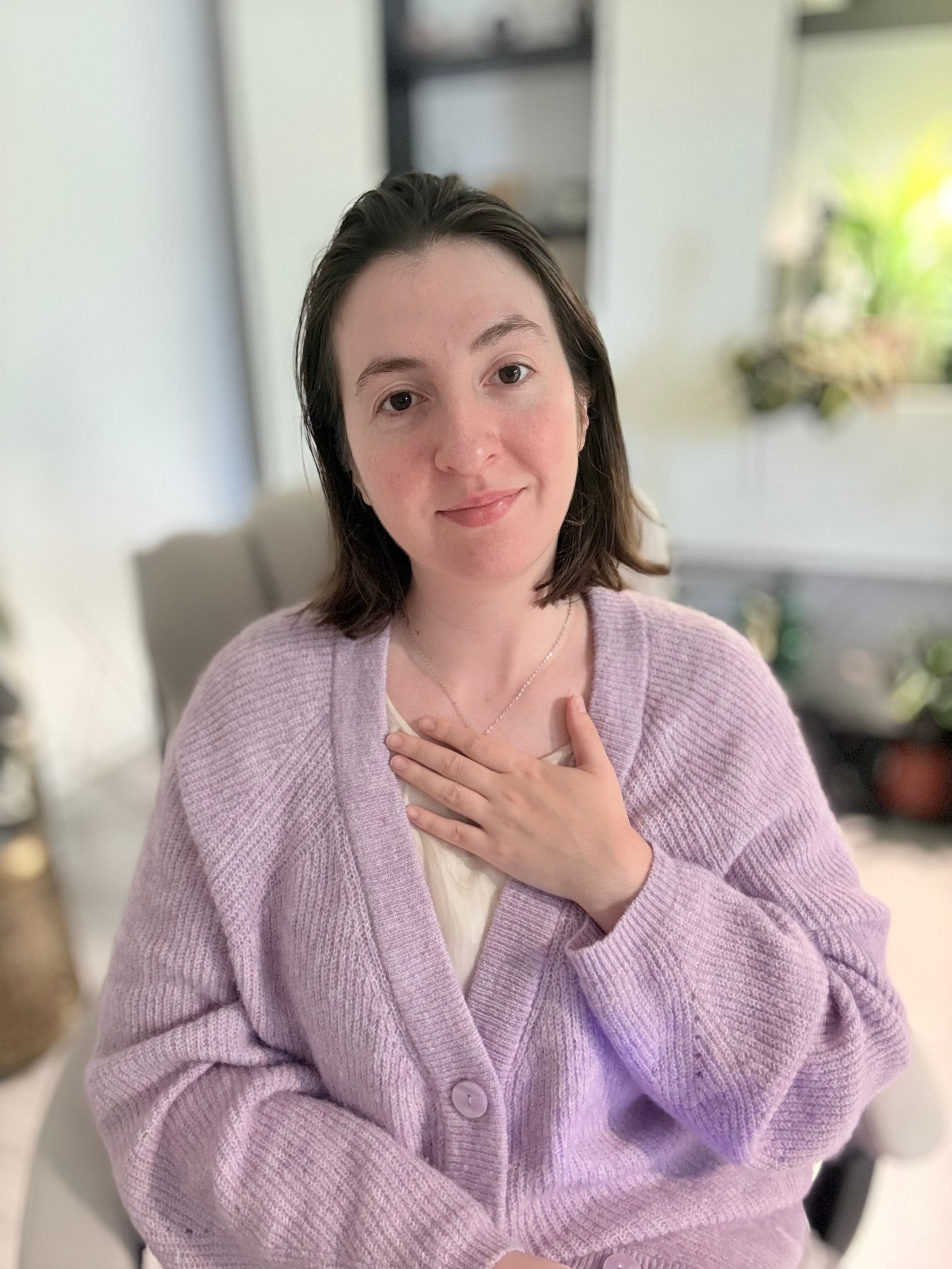 receive spiritual guidance through Asyrmedo's direct realization of Oneness with non-dual pointers and by participating in online meditation events to transcend suffering and find joy in your own being.
