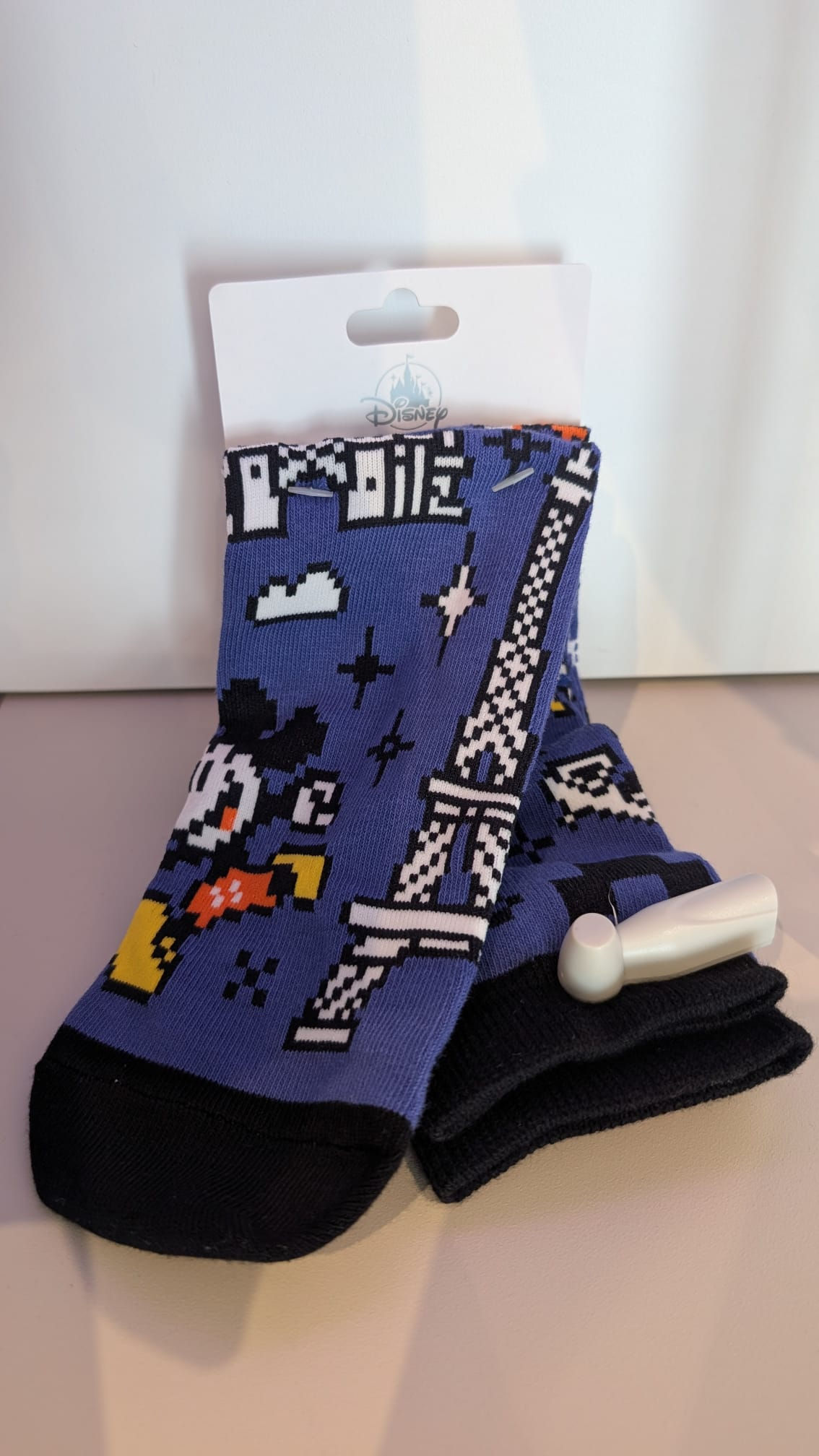 🧦 Chaussettes Mickey Pixel Art – Disneyland Paris