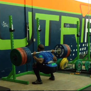 The Supplements & Diet You Need to Gain Muscle While Strength Training