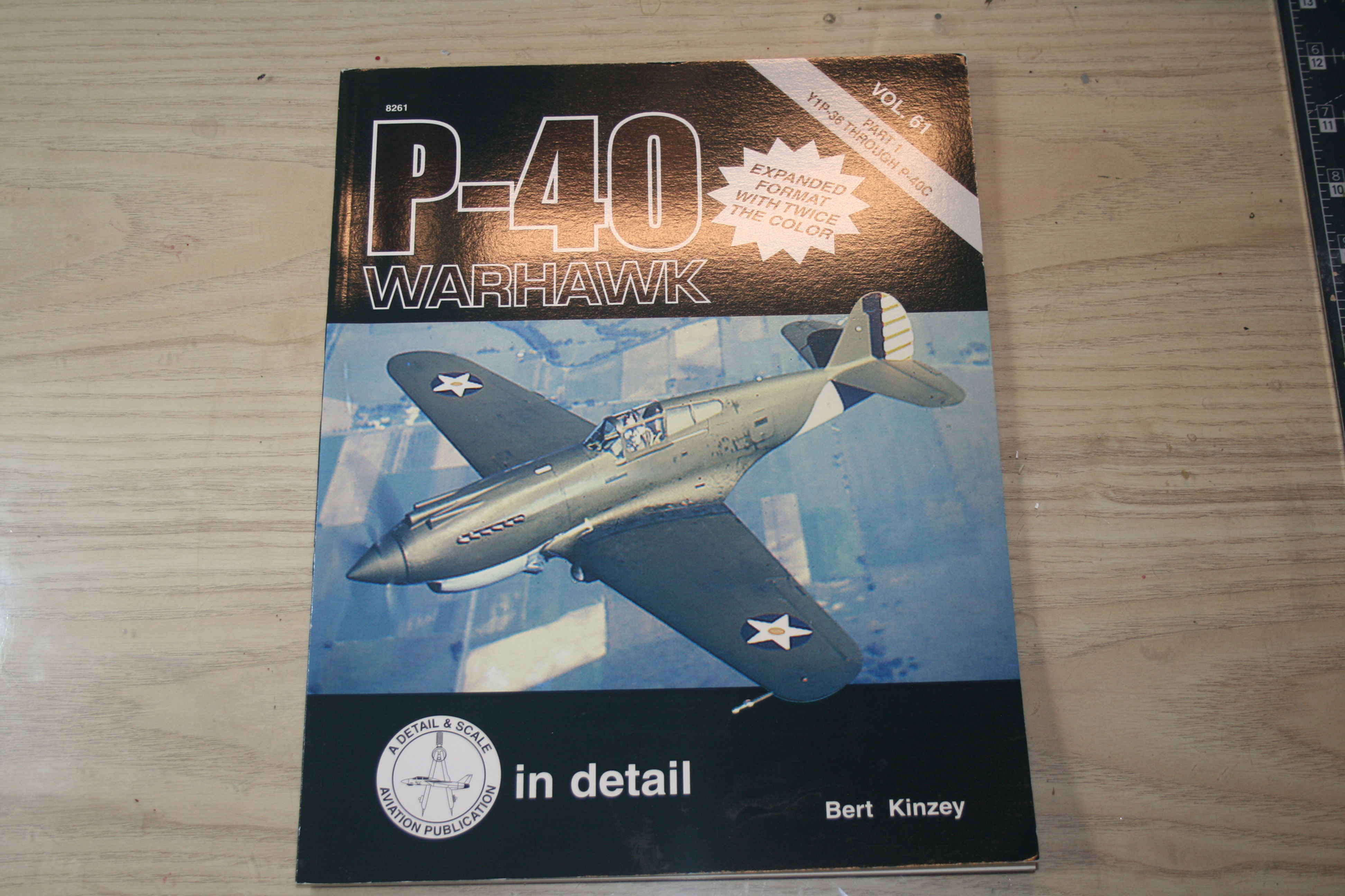 Detail & Scale P-40 Warhawk Part 1