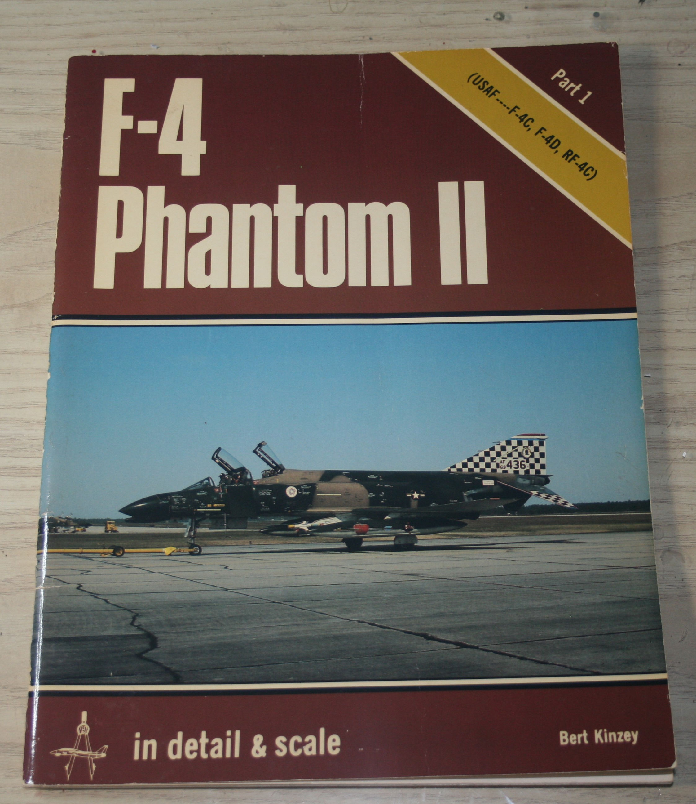 Detail & Scale F-4 Phantom II Part 1