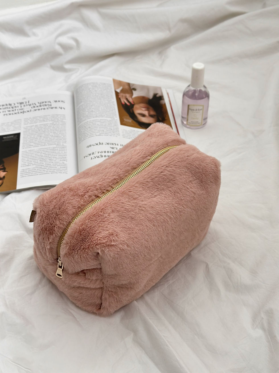 Косметичка хутро середня квадратна рожевого кольору