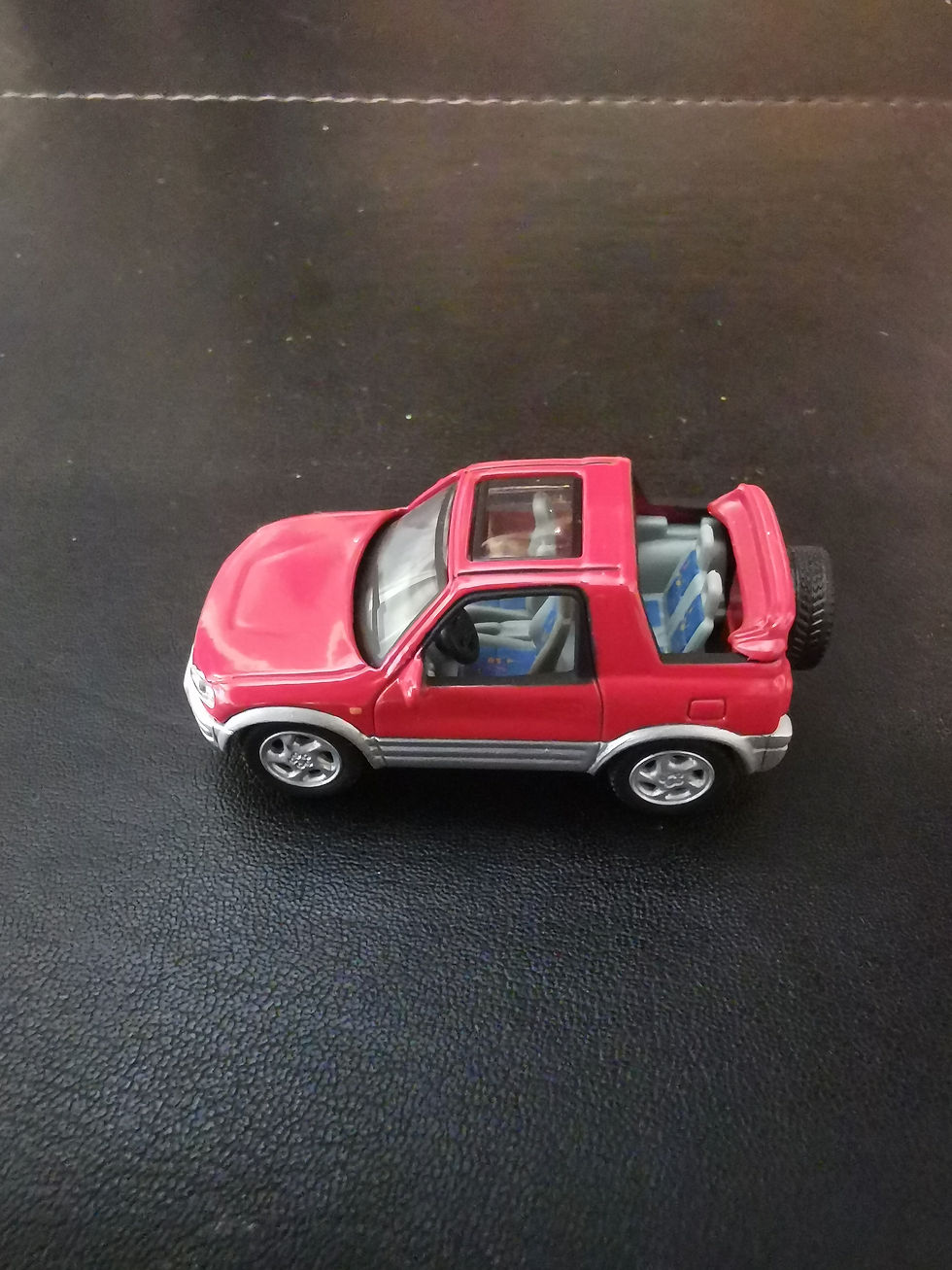 CABRIO RED (SILVER TRIM)