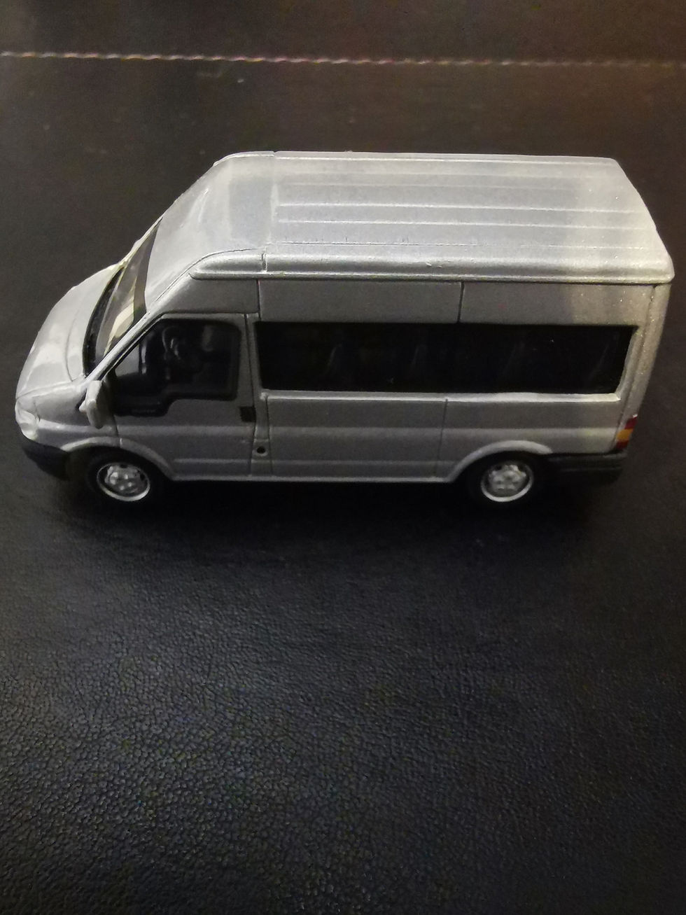 MINIBUS SILVER