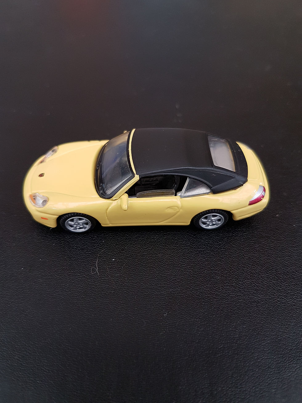 LIGHT YELLOW