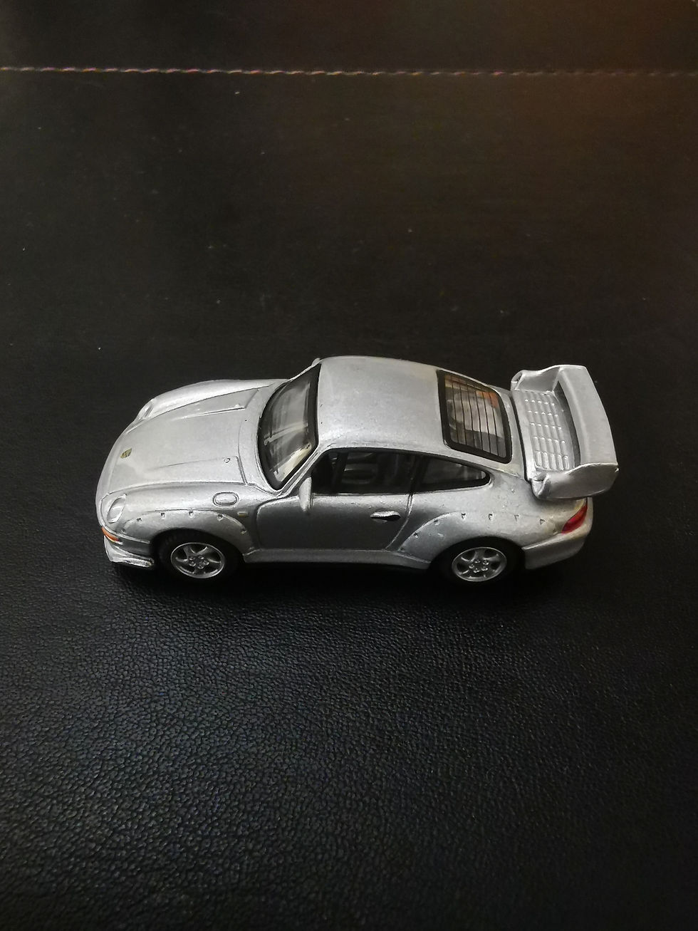 SILVER (DIFF RIMS)