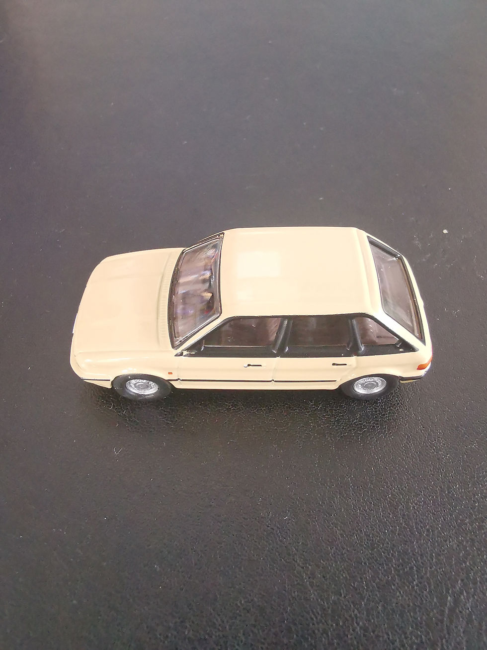 MAESTRO BEIGE