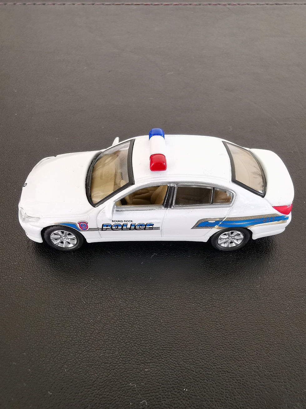 530I POLICE WHITE
