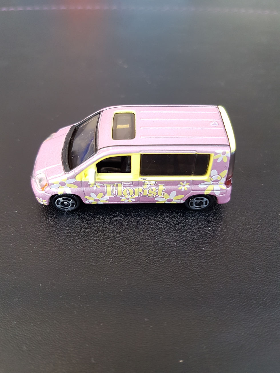 HONDA MOBILO PINK