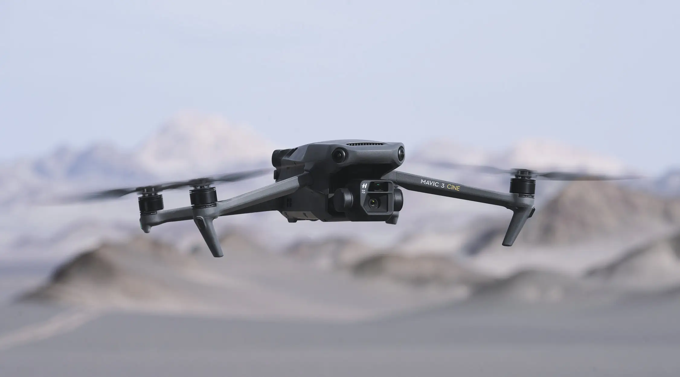 DJI_Mavic_3_In_Flight_Hero_Image.jpg.webp