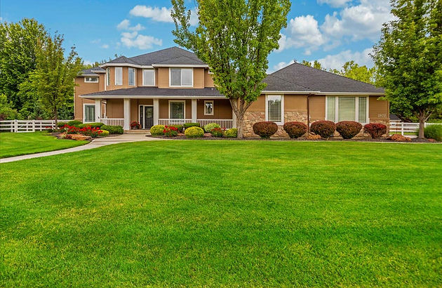 01-2872 W Wind Dr-1.jpg