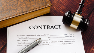 When Does a Business Need a Contract Lawyer? Key Situations Explained