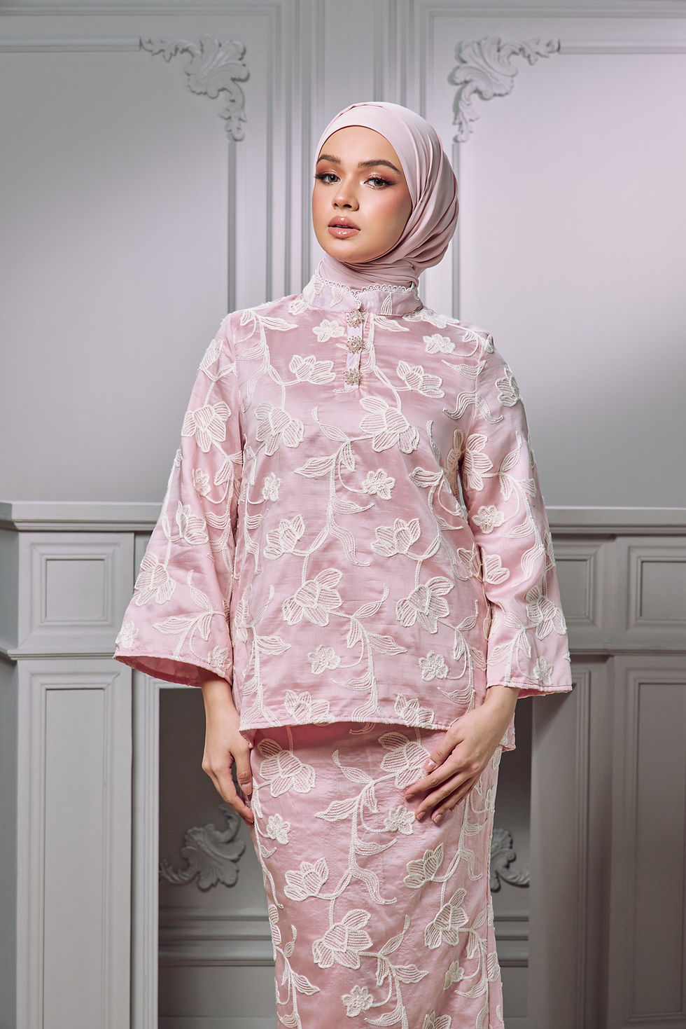Thumbnail: Leona Kurung In Pink