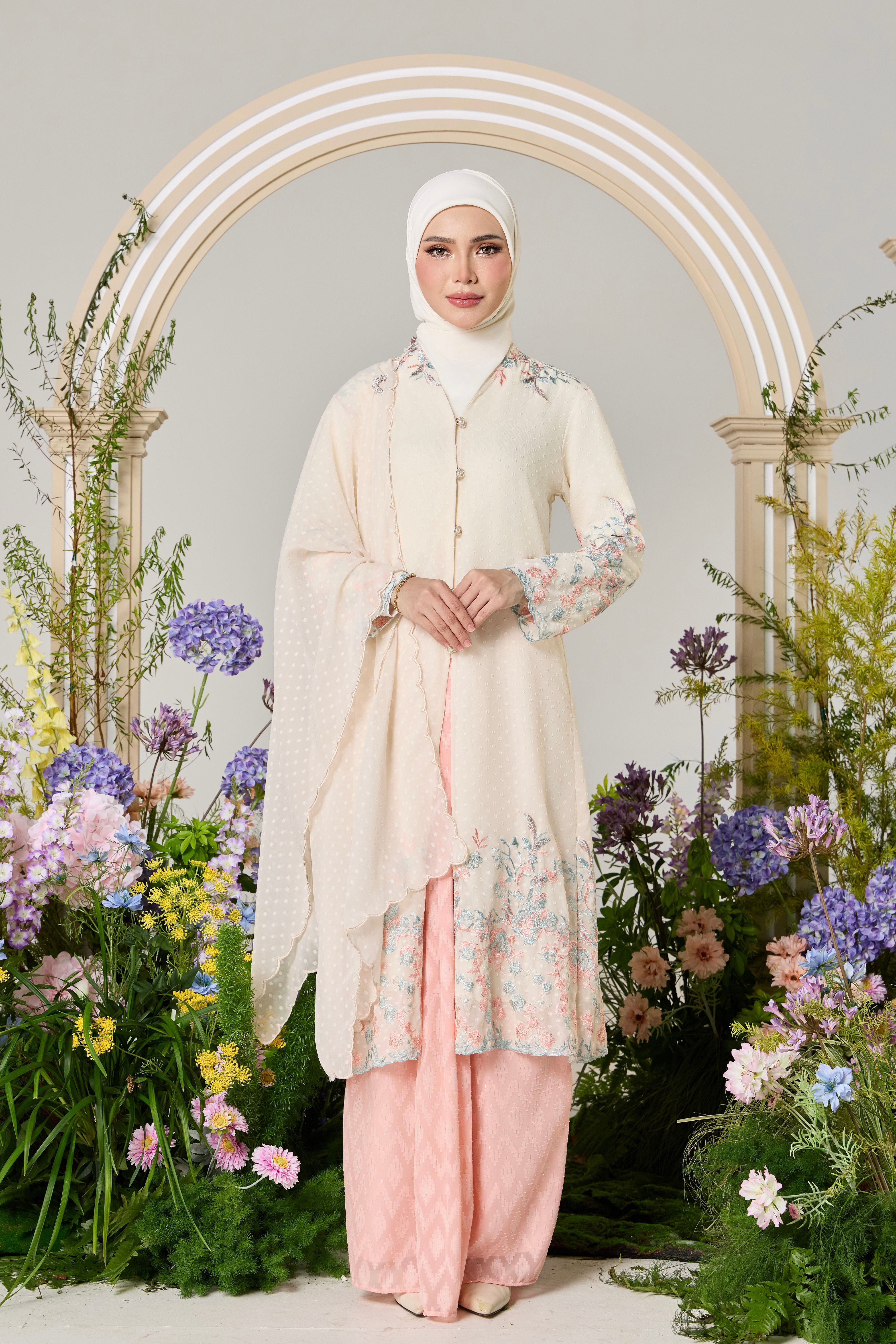 Thalia Kurung in Cream