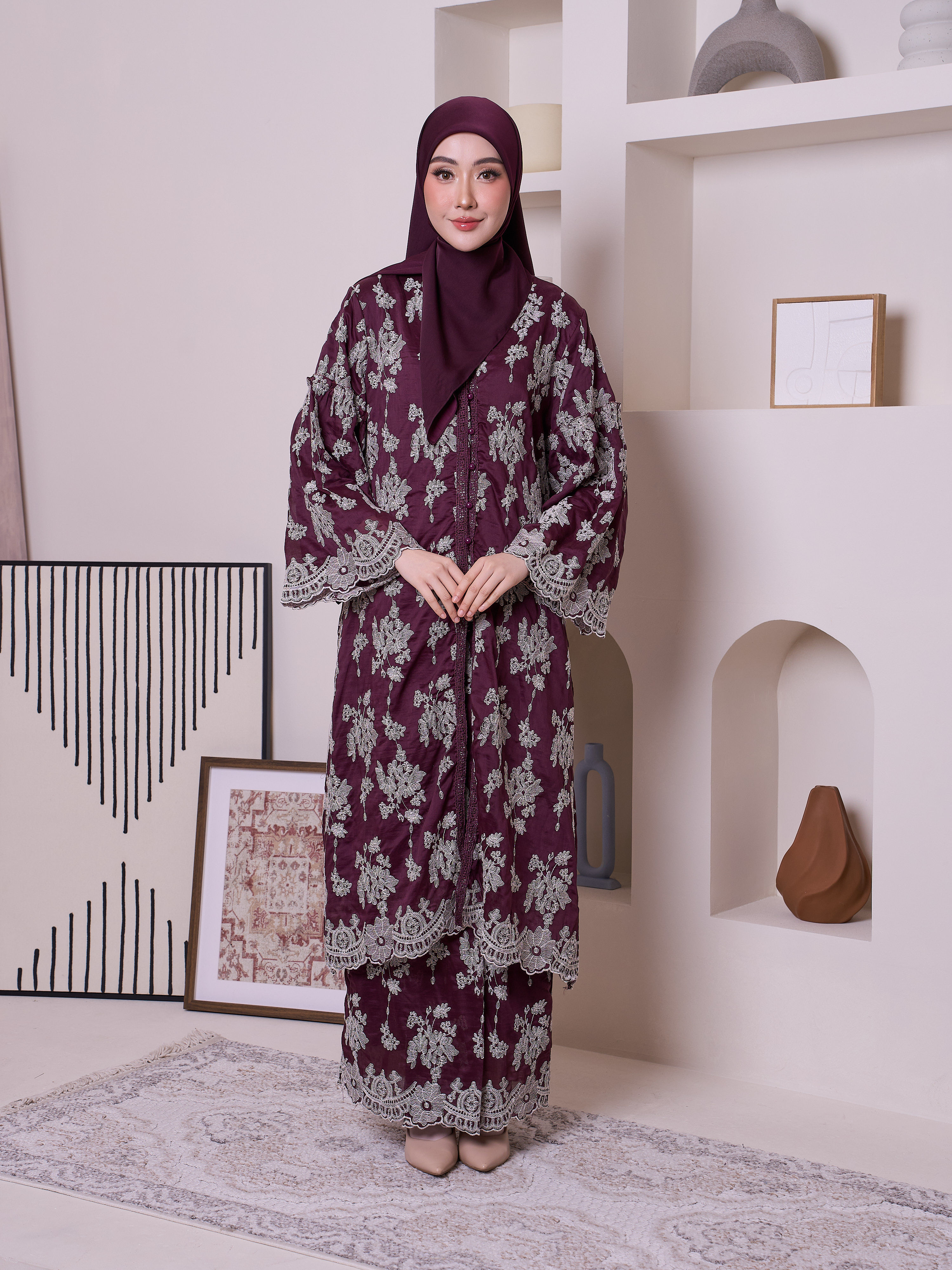 Kebarung Mahsuri in Plum