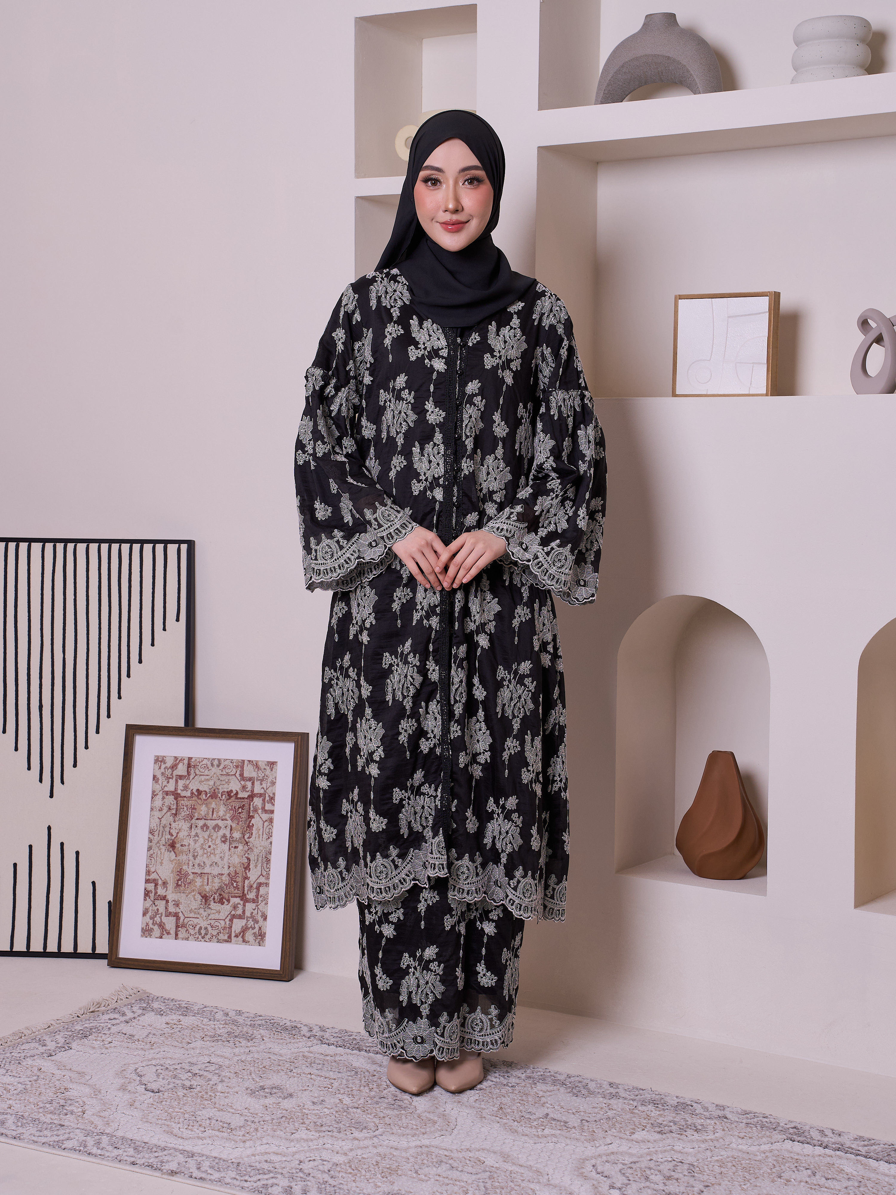 Kebarung Mahsuri in Black