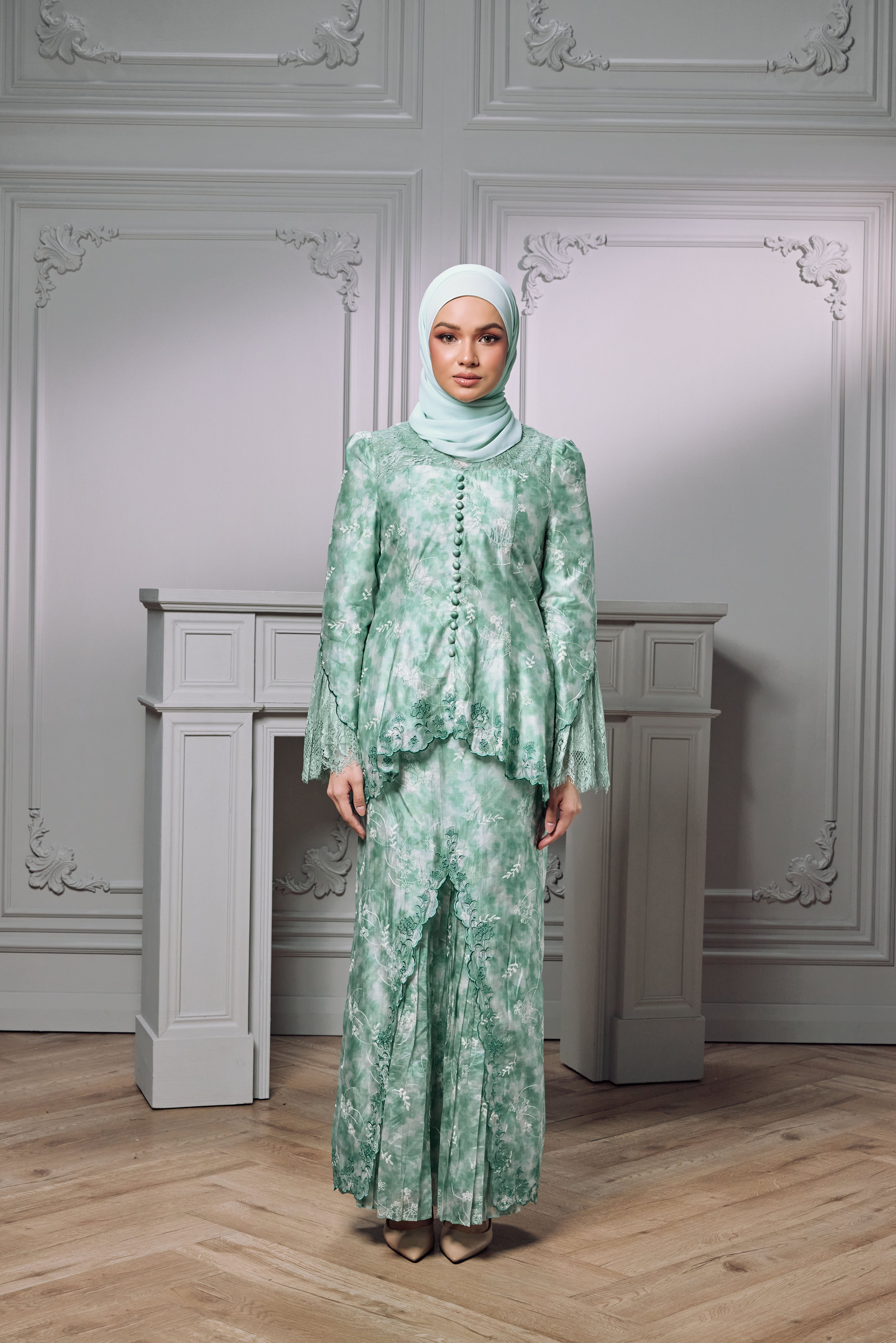 Adele Kurung in Mint