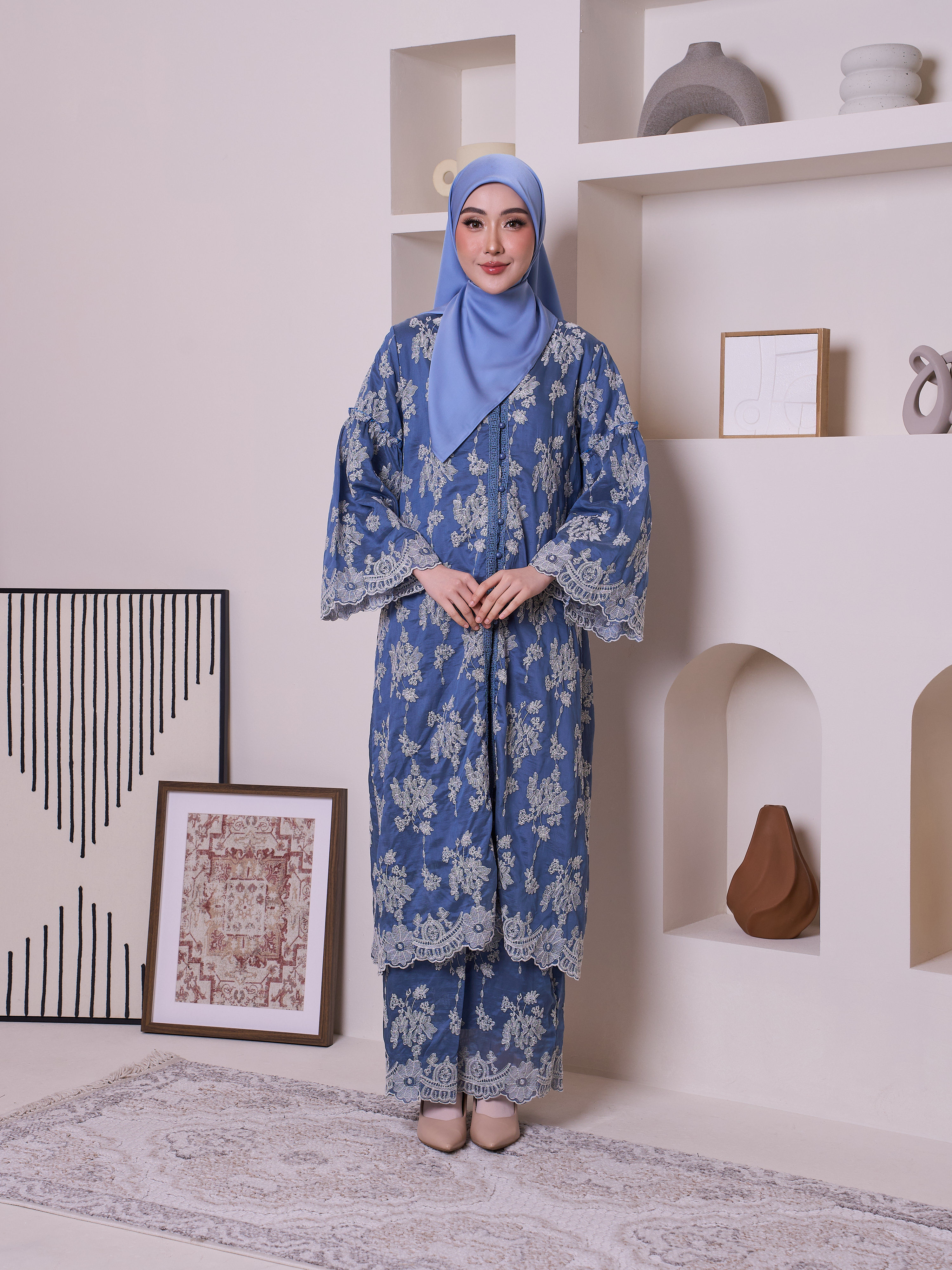 Kebarung Mahsuri in Diamond Blue