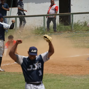 Grandes emociones en las semifinales de la Liga Clemente Grijalva; Juan José Ríos, a un paso de la final