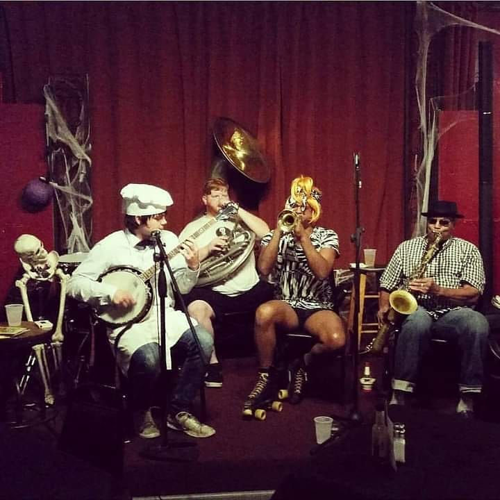 Banjo Thunder @ Madame Vic's