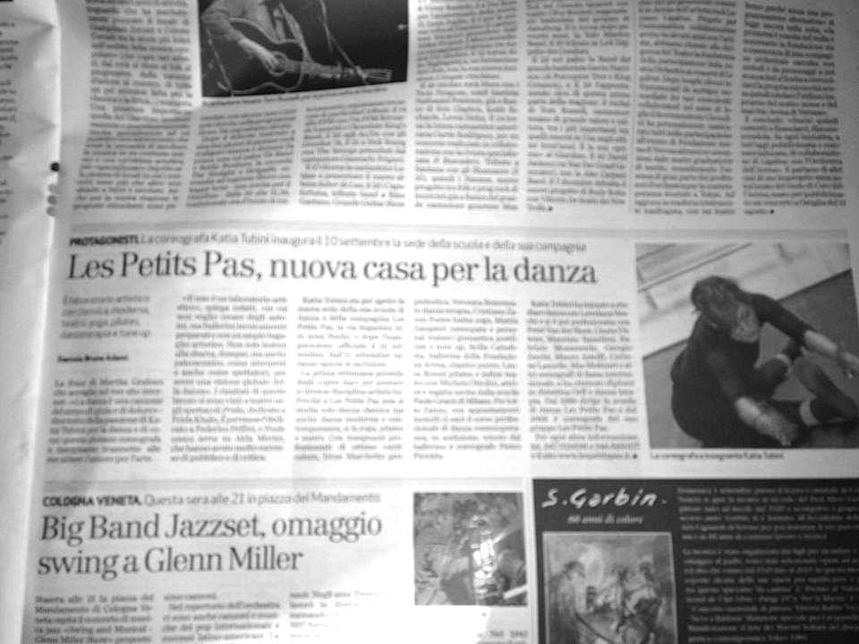 scuola lezione lezioni corso corsi studio danza contemporanea classica moderna hip hop tessuti aerei yoga cerchi house voguing heels piloga verona