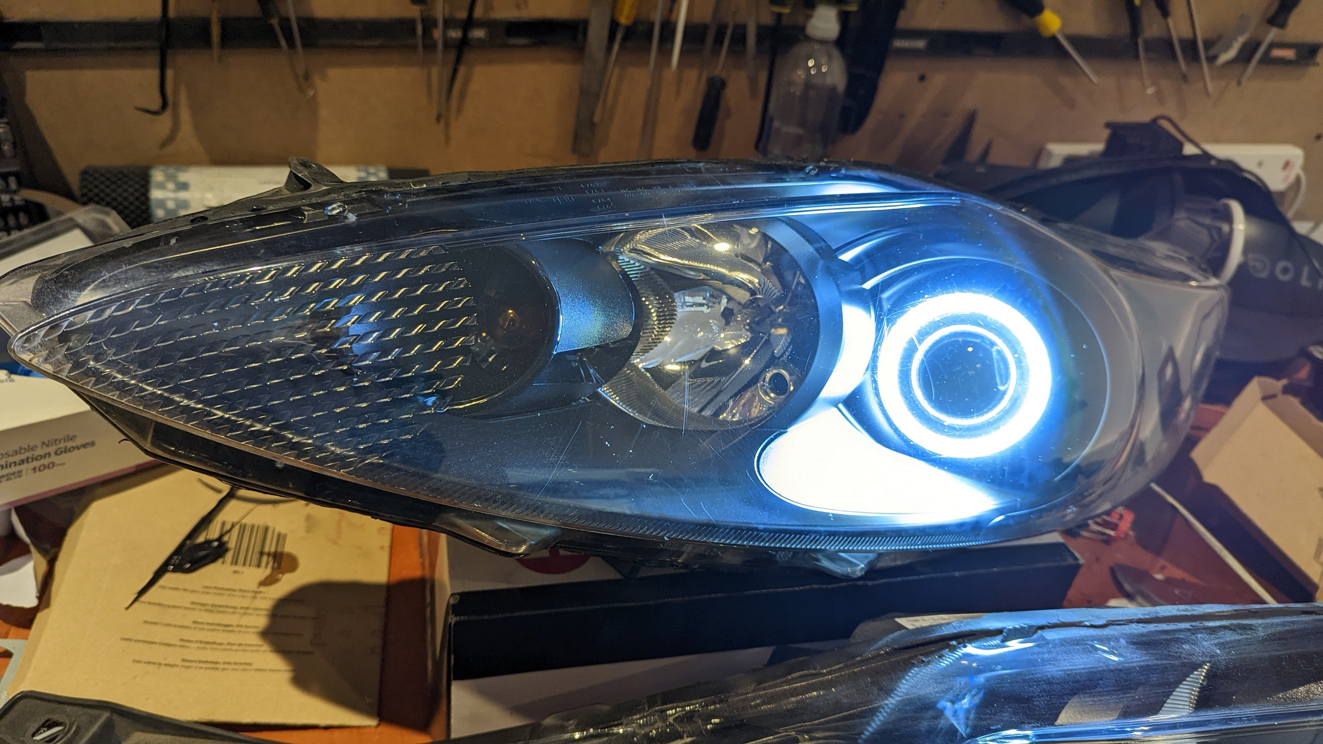 Fiesta MK7 Prefacelift Halo headlights 