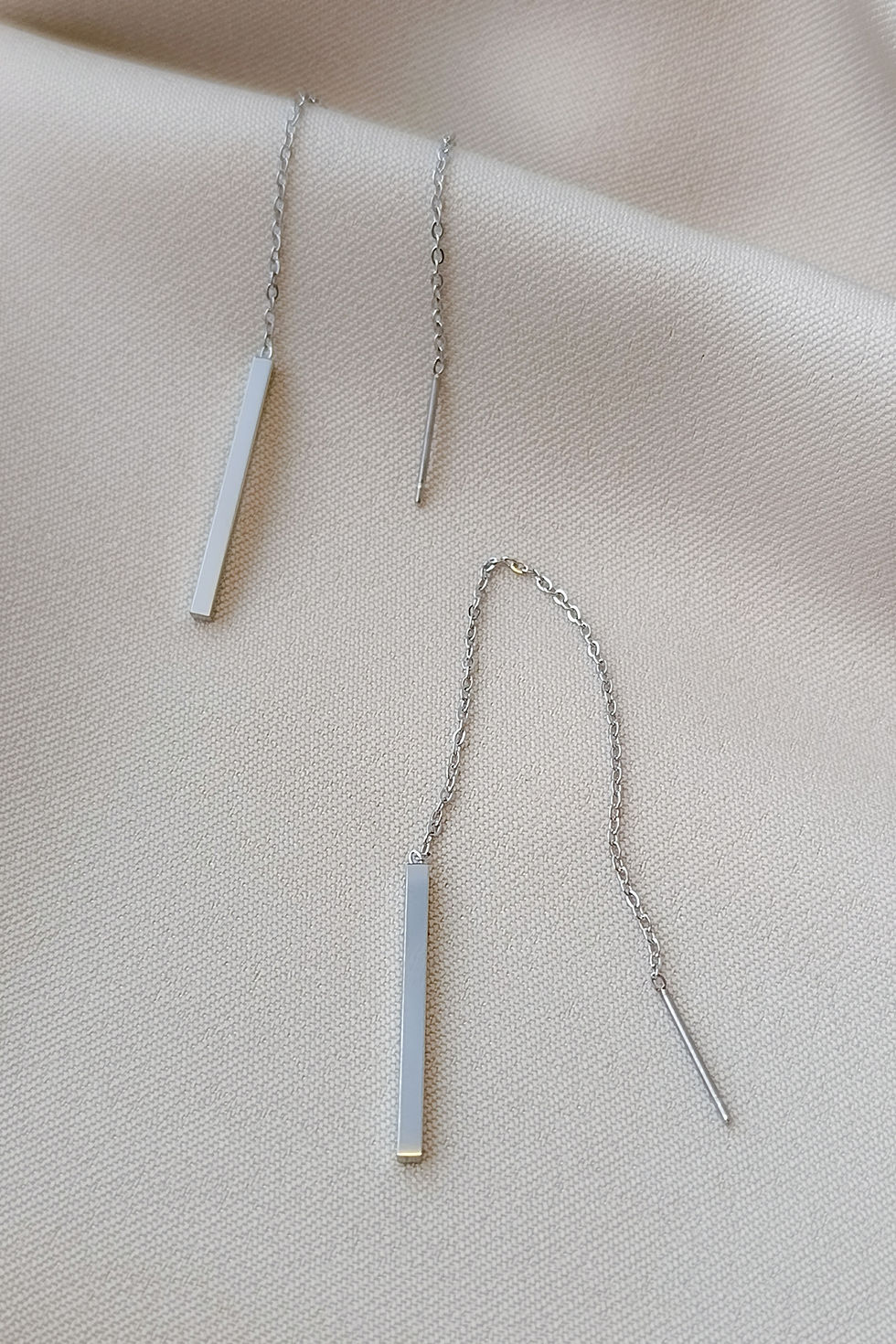 Küçük resim: Uzun Zincirli Silver Minimal Çubuk Sallantı Çelik Küpe