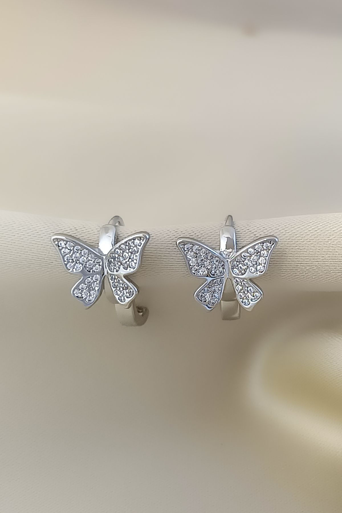 Silver Zirkon Taşlı Kelebek Figür Klips Küpe