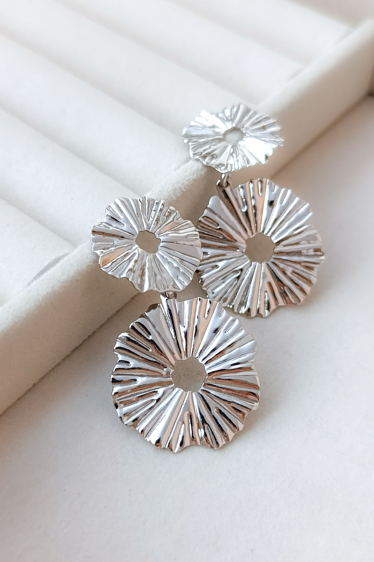 Silver Renk Işıltılı Katmanlı Küpe Modern Abiye Tasarım