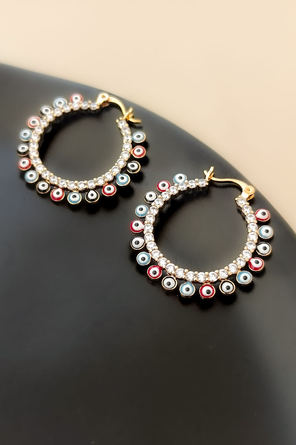 Küçük resim: Nazar Boncuğu Sıralı Zirkon Taş Detaylı Rose Halka Klipsli Küpe