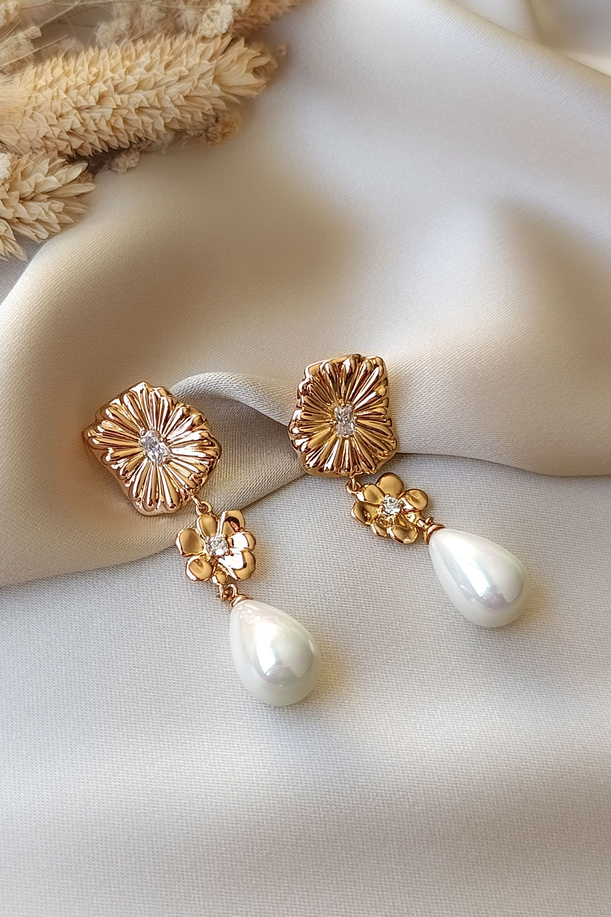 Amorf Tasarım İnci Zirkon Taş Sallantı Küpe