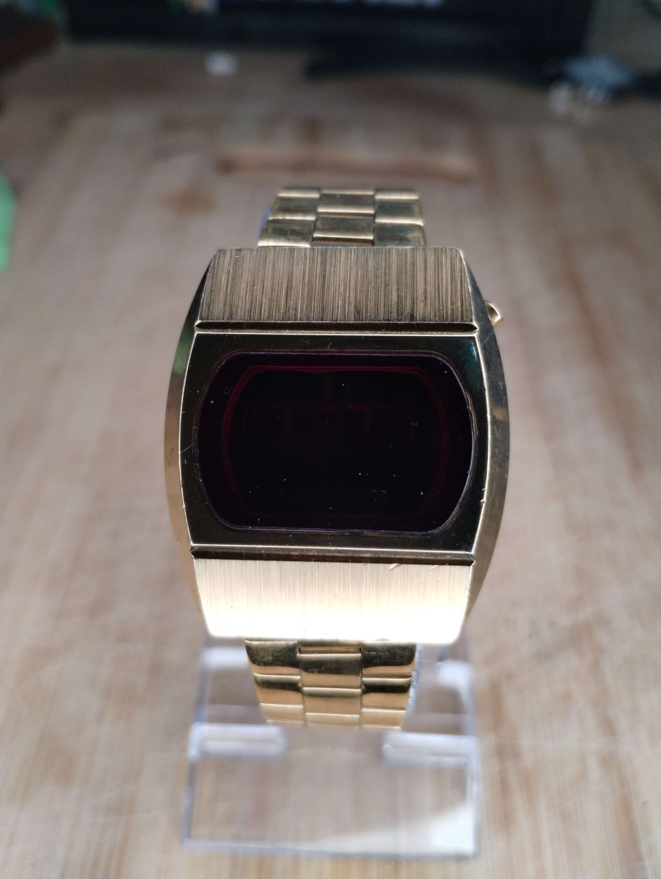 Phasar 2000 by Sears and Roebuck Red LED Gold Men's