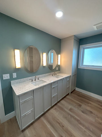 Contemporary vanity
