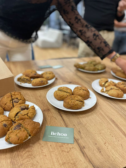 dégustation de cookies sans gluten lors d'un événement professionnel