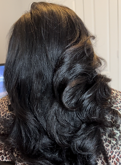 Texas Hairstylist Ebony Sade, shows Microlinks Hair Extentions