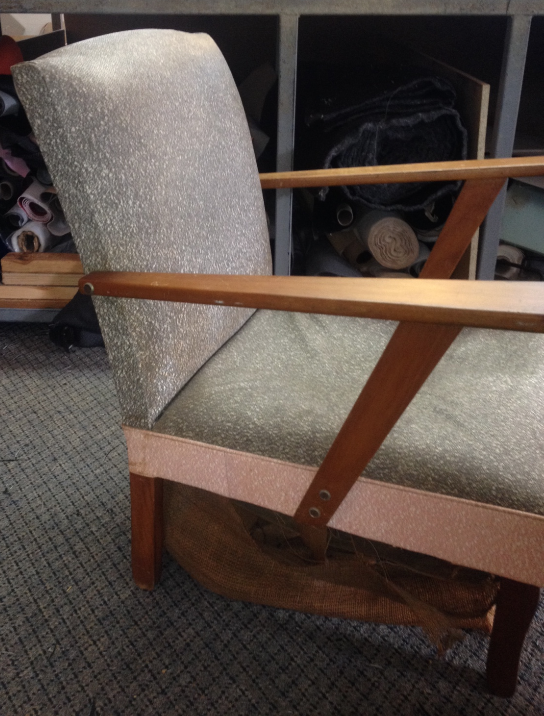 Retro Antique Gossip chair BEFORE