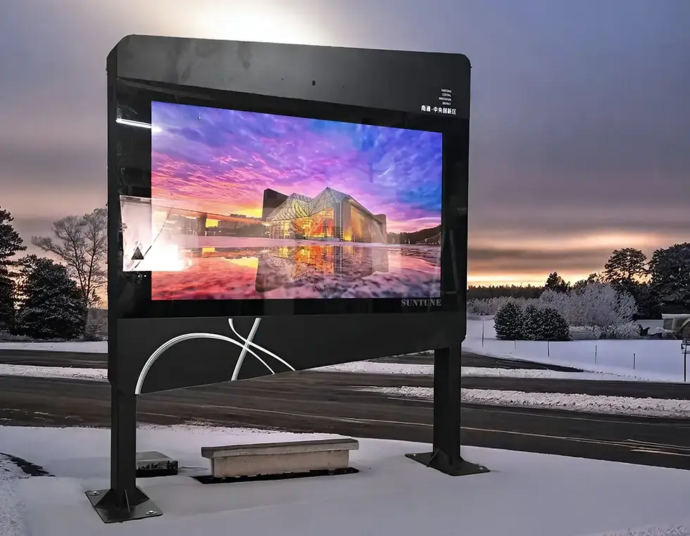 Infographic showing how outdoor display placement and sun angle affect visibility, glare, thermal buildup, and overall performance of outdoor LCD digital signage systems.