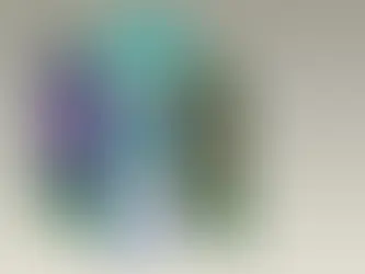 Infographic showing how outdoor displays manage heat and sunlight using thermal management systems, cooling technologies, and optical solutions to maintain visibility and performance in outdoor environments.