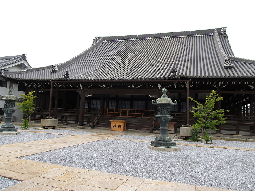 Gansenji_temple_Hondō_(main_hall)_in_Kaizuka_city,_Ōsaka_prefecture.jpg