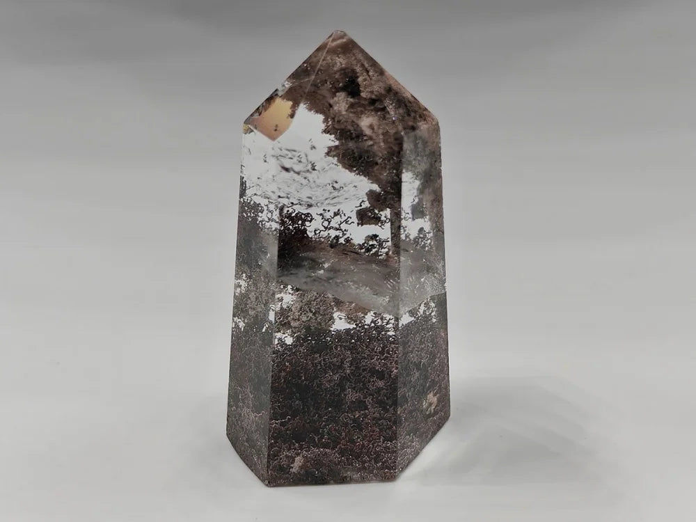 ── 時を閉じ込めた、静かな景色　｜　ブラジル産 ガーデンクォーツ ポイント置物