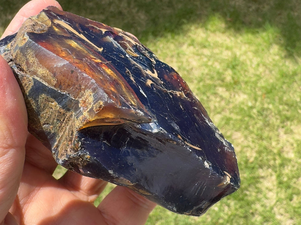 数千万年の眠りから醒めた蒼 | スマトラ産ブルーアンバー原石(#1_蒼の層)