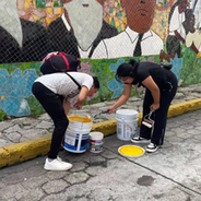 Participa Miguel Márquez en faena comunitaria para transformar calles
