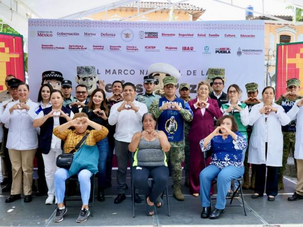 Feria de Paz acerca salud gratuita a familias de la Sierra Norte